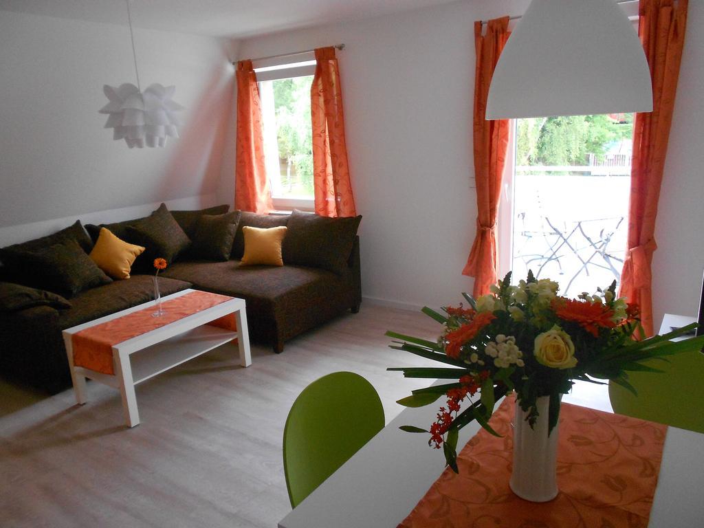 Ferienwohnungen Haus Glueckauf Kolpinsee Bilik gambar